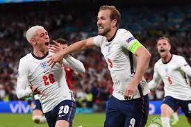 إنجلترا وإيطاليا