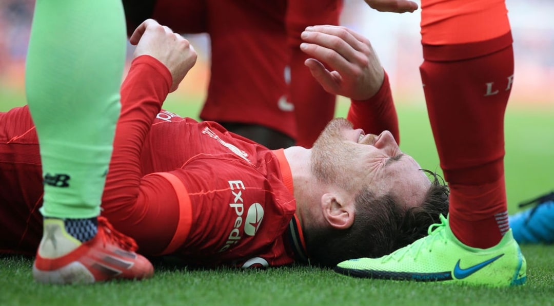 لاعب ليفربول يتعرض للإصابة أثناء مباراة ودية استعدادا ً للموسم الجديد