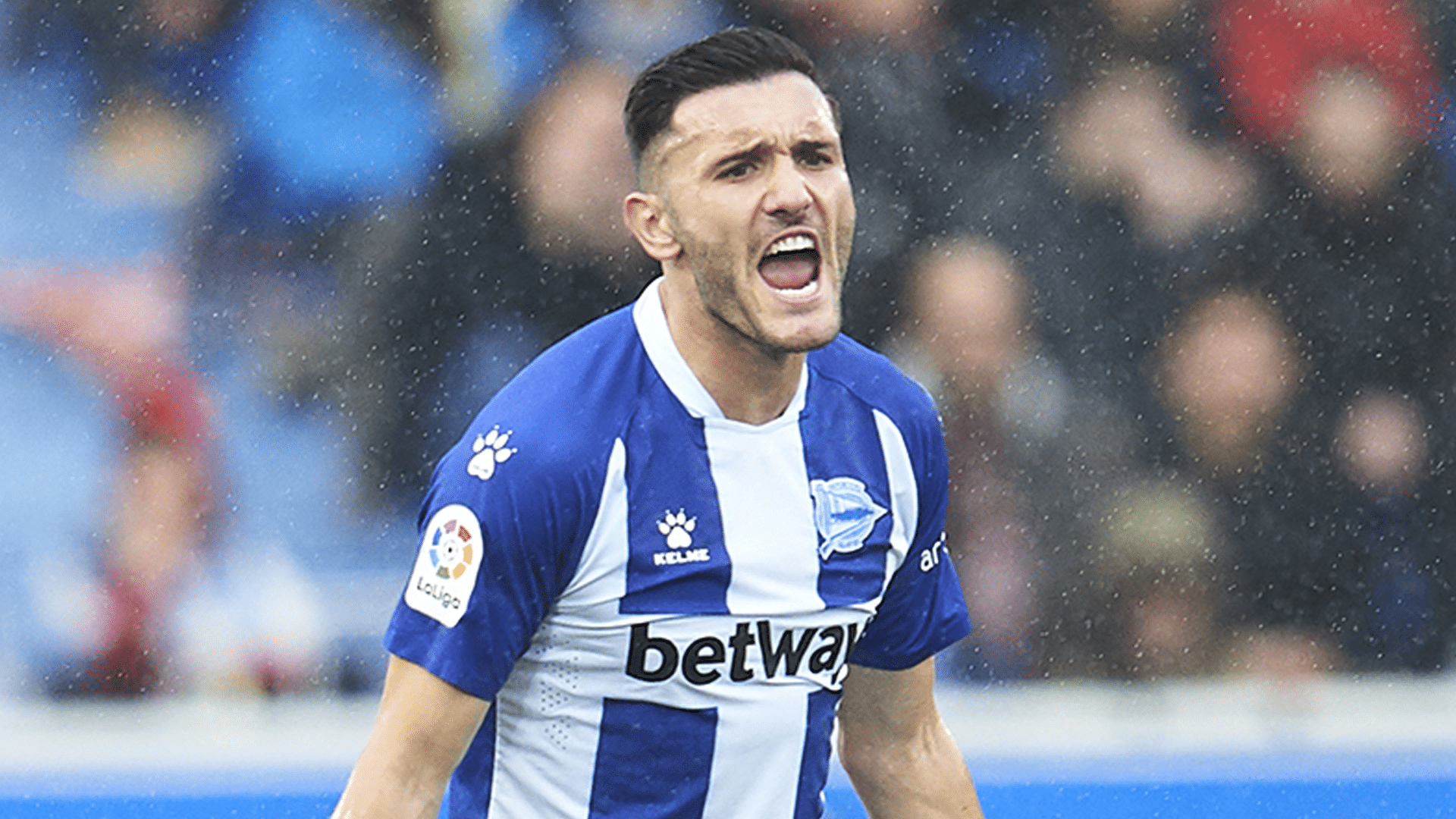 لاعب أرسنال السابق يرحل عن صفوف فريقه ديبورتيفو ألافيز الإسباني بالتراضي
