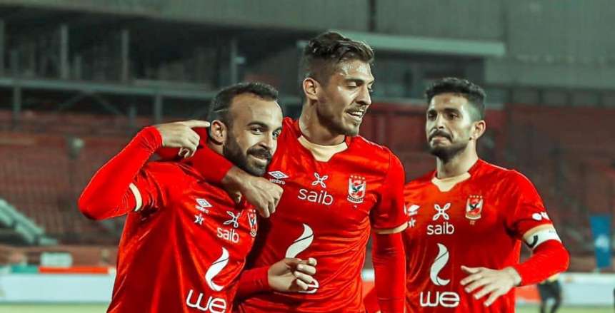 كيروش يستبعد نجمي الأهلي من قائمة منتخب مصر كيروش يستبعد نجمي الأهلي من قائمة منتخب مصر