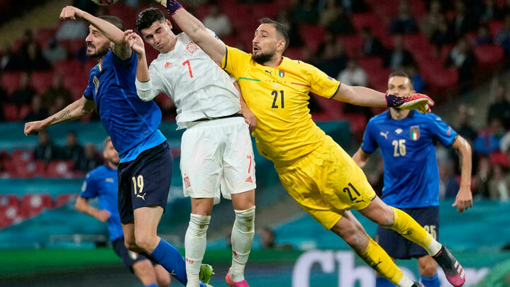 القائمة وموعد المباراة.. ما تريد معرفته عن مواجهة إيطاليا وسويسرا في تصفيات كأس العالم القائمة وموعد المباراة.. ما تريد معرفته عن مواجهة إيطاليا وسويسرا في تصفيات كأس العالم