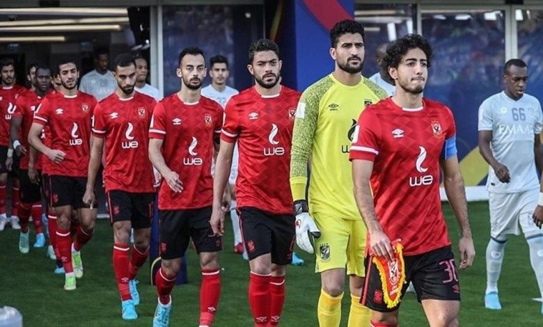 مدافع الأهلي يحصد لقب الأفضل في دوري أبطال إفريقيا