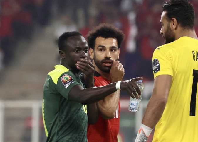 ساديو ماني يرفض الاحتفال باللقب الإفريقي مع جماهير ليفربول بسبب محمد صلاح ساديو ماني يرفض الاحتفال باللقب الإفريقي مع جماهير ليفربول بسبب محمد صلاح