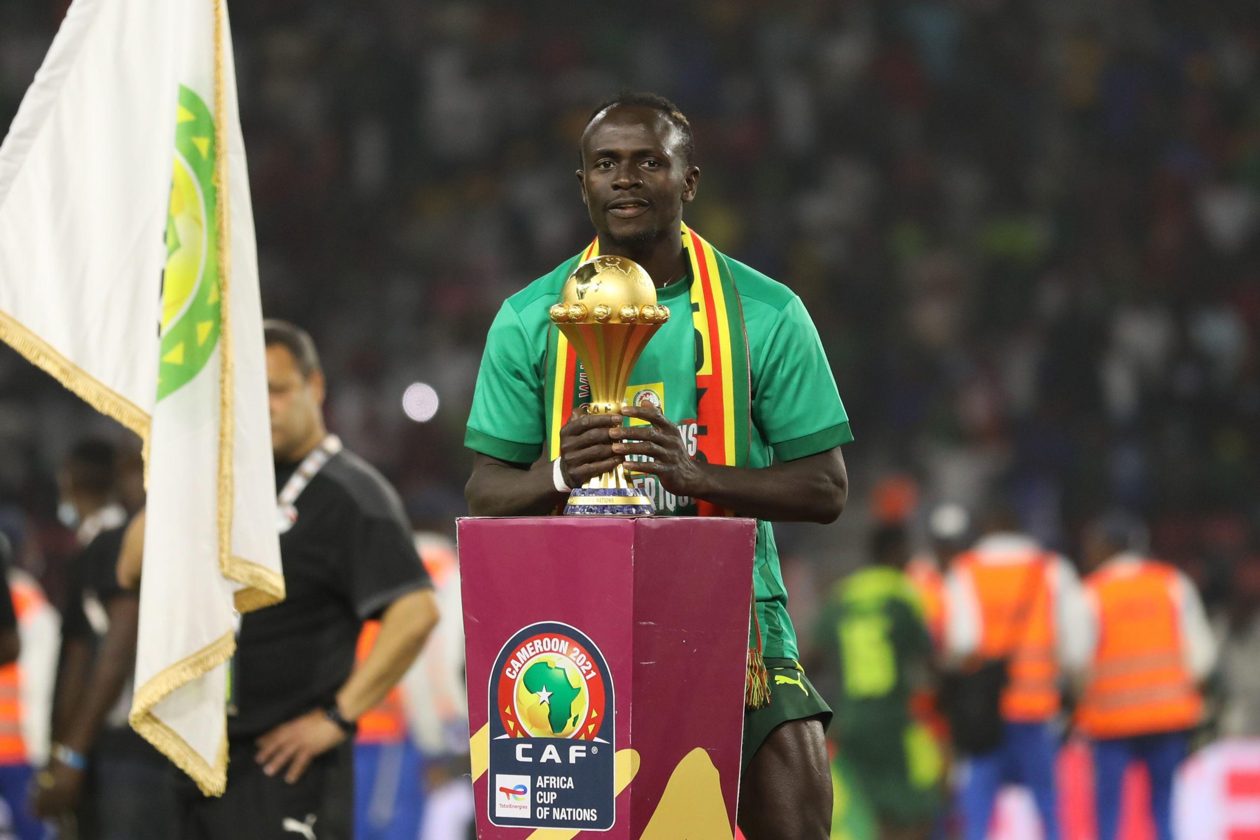 ماني يكشف سر لقطته الشهيرة مع صلاح وأبو جبل في كأس الأمم 2021 ماني يكشف سر لقطته الشهيرة مع صلاح وأبو جيل في كأس الأمم 2021