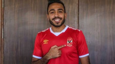 محمود‏ كهربا يوضح سر تقبيله قميص الزمالك