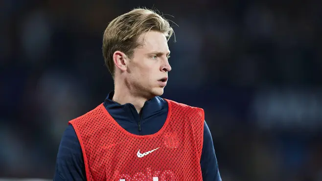 برشلونة يحدد شرطه لترك لاعبه لمانشستر يونايتد في صيف 2022