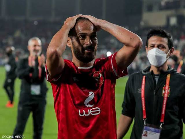 تفاصيل قرار وليد سليمان الأخير قبل الاعتزال في الأهلي
