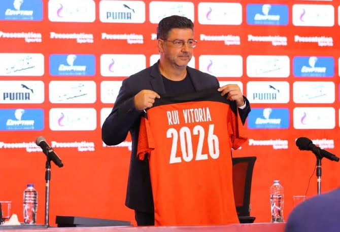 فيتوريا يستقر على اسم المدرب المصري في جهاز الفراعنة أولى صفقات الميركاتو.. الزمالك ينجح في ضم نجم بيراميدز